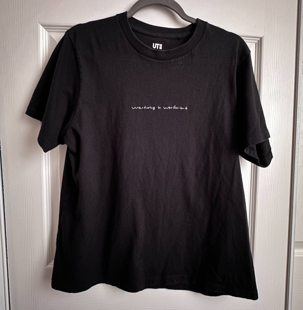 Uniqlo Auto Moai x Alice in Wonderland UT Short-Sleeve Black Graphic T-Shirt LRG